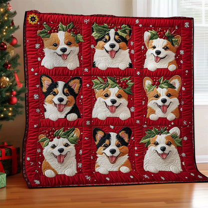 Holly Head Wreath Corgi WY1212012CL Quilt