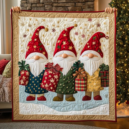 Cozy Gnome Christmas WG2802019CL Quilt
